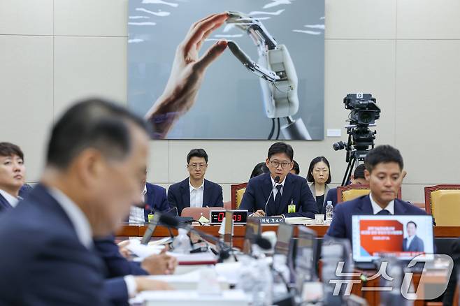 배경훈 과학기술정보통신부 장관 후보자가 14일 오후 서울 여의도 국회 과학기술정보방송통신위원회에서 열린 인사청문회에서 의원 질의에 답하고 있다. 2025.7.14/뉴스1 ⓒ News1 안은나 기자