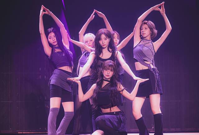 걸그룹 엔믹스가 12일 오후 1시와 7시 총 2회에 걸쳐 서울 성북구 고려대학교 화정체육관에서 데뷔 첫 팬미팅 'NSWER VACATION'을 개최했다. /JYP엔터