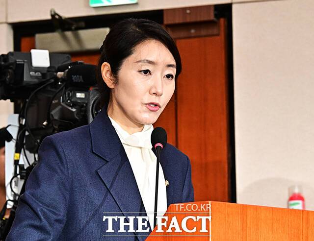 모두발언 하는 강선우 여성가족부 장관 후보자.