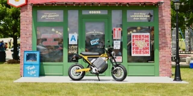 할리데이비슨의 자회사 라이브와이어가 새로운 소형 전기 오토바이를 공개했다. (출처=라이브와이어)