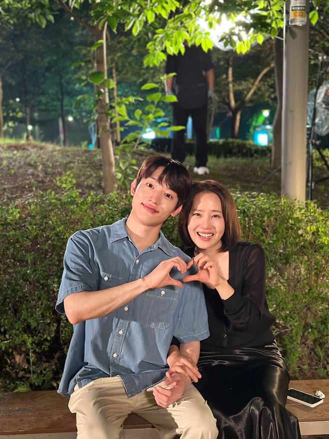 ‘여왕의 집’ 강경헌x김현욱, 현장 비하인드 컷 공개 (제공: KBS 2TV)