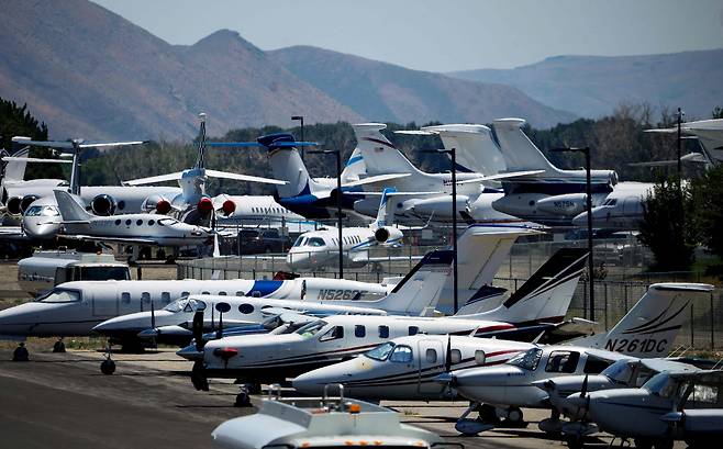 2025년 7월 10일 아이다호주 선밸리에서 열린 앨런앤컴퍼니 선밸리 컨퍼런스 기간 중 프리드먼 메모리얼 공항에 주차된 개인 제트기들. /연합뉴스