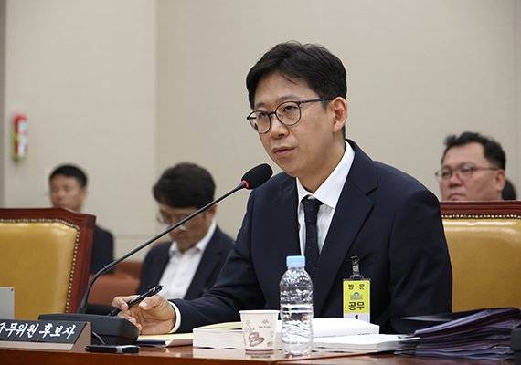 배경훈 과학기술정보통신부 장관 후보자가 14일 국회에서 열린 과학기술정보방송통신위원회 인사청문회에서 질의에 답하고 있다. 뉴시스