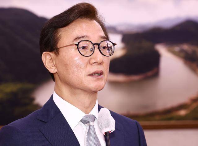 전재수 해양수산부 장관 후보자가 14일 국회 농림축산식품해양수산위원회에서 열린 인사청문회에서 인사말을 하고 있다. 뉴스1