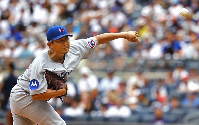 <yonhap photo-0896=""> Chicago Cubs pitcher Shota Imanaga throws during the first inning of a baseball game, against the New York Yankees, Sunday, July 13, 2025, in New York. (AP Photo/Noah K. Murray)/2025-07-14 05:01:28/<저작권자 ⓒ 1980-2025 ㈜연합뉴스. 무단 전재 재배포 금지, AI 학습 및 활용 금지></yonhap>