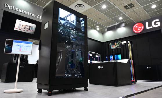 LG전자의 AI 데이터센터 액체 냉각 솔루션 'CDU(냉각수 분배 장치)' 모습. 사진 LG전자