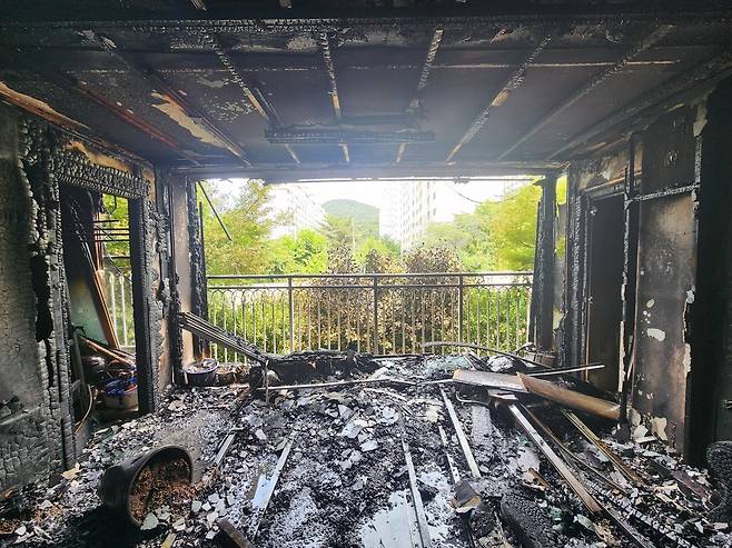 부산 북부 아파트 화재 현장. 부산시소방본부 제공