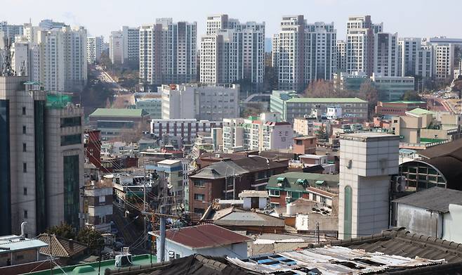 지난달 실시한 사전 분양 신청에서 조합원의 약 10%가 ‘1+1 분양’을 희망한 것으로 나타난 북아현3구역 전경. 매경DB