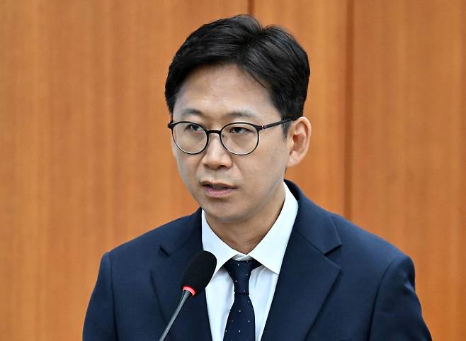 배경훈 과학기술정보통신부 장관 후보자가 14일 오후 서울 여의도 국회 과학기술정보방송통신위원회에서 열린 인사청문회에 참석해 모두발언을 하고 있다. 임세준 기자