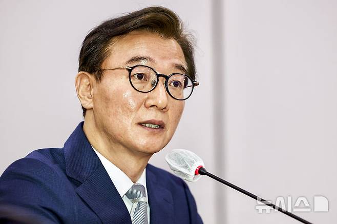 [서울=뉴시스] 김명년 기자 = 전재수 해양수산부 장관 후보자가 14일 오전 서울 여의도 국회 농림축산식품해양수산위원회에서 열린 인사청문회에서 질문에 답하고 있다. 2025.07.14. kmn@newsis.com