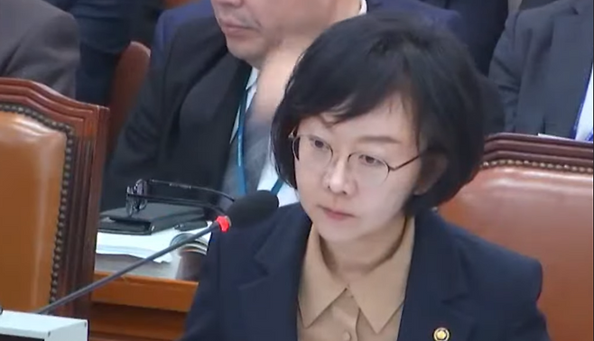 이재명 정부에서 유임된 오유경 식약처장. 미프진 승인에 유보적인 입장이다.(자료:국회방송 유튜브)