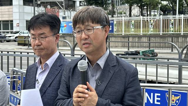 안기종 한국환자단체연합회 대표가 14일 서울 용산 대통령실 앞에서 열린 기자회견에서 발언 중이다. 사진 제공=한국환자단체연합회