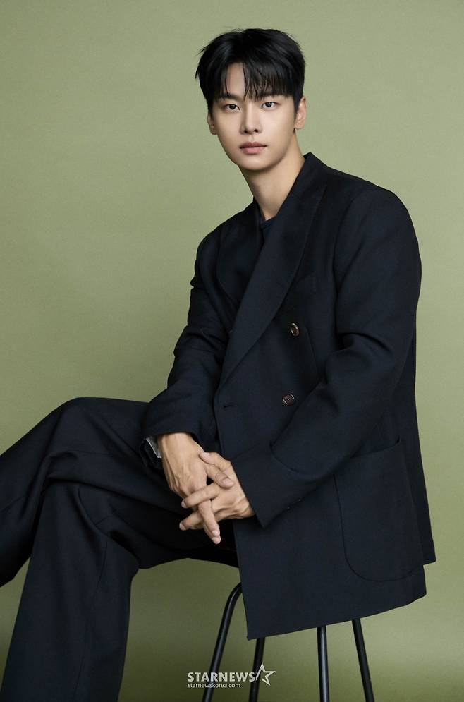 MBC 금토드라마 '노무사 노무진'의 배우 차학연이 2일 진행된 라운드 인터뷰를 위해 포즈를 취하고 있다. /사진제공=피프티원케이 2025.07.02 /사진=이동훈 photoguy@