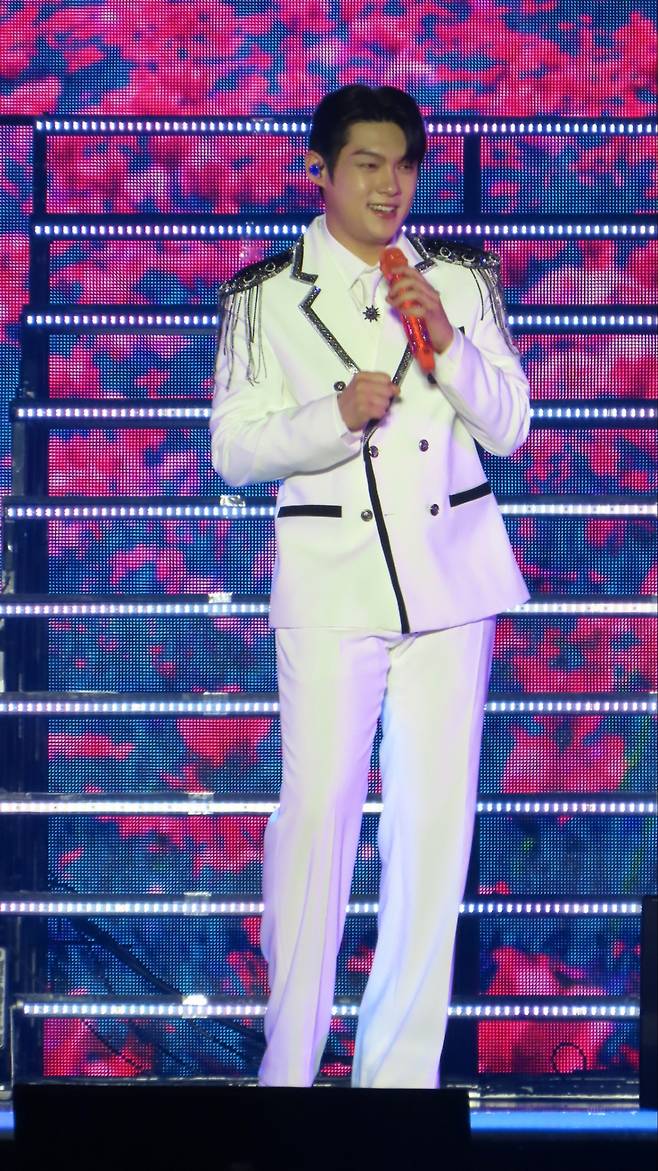 김용빈·손빈아·천록담·춘길·최재명·남승민·추혁진 '미스터트롯3' TOP7 대전 공연 '뜨거운 열기'