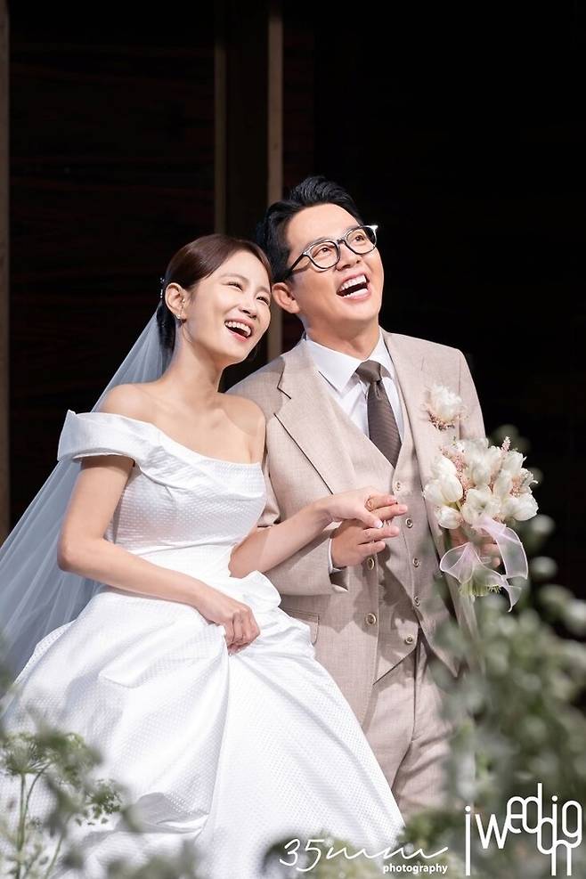 김준호, 김지민 커플. 사진ㅣ(주)아이패밀리에스씨(아이웨딩)