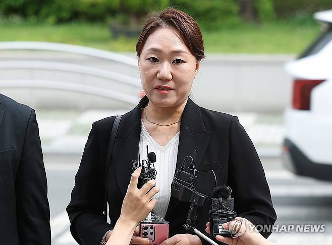 대구경찰청 참고인 조사 출석한 강혜경 씨 [연합뉴스 자료사진]