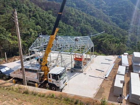 산불피해주택 복구 현장.