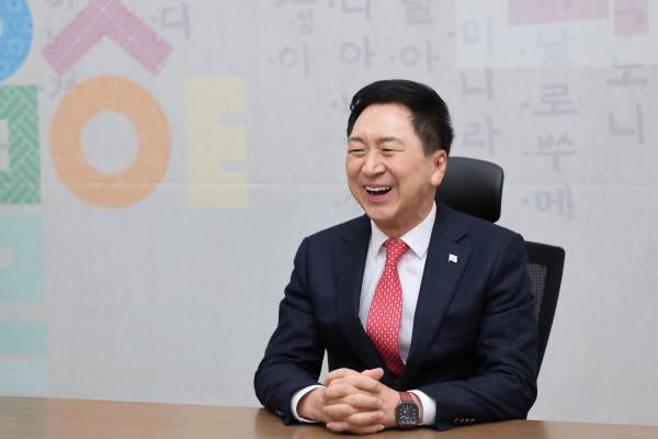 김기현 국회 아시아태평양경제협력체(APEC)정상회의 지원 특별위원회 위원장