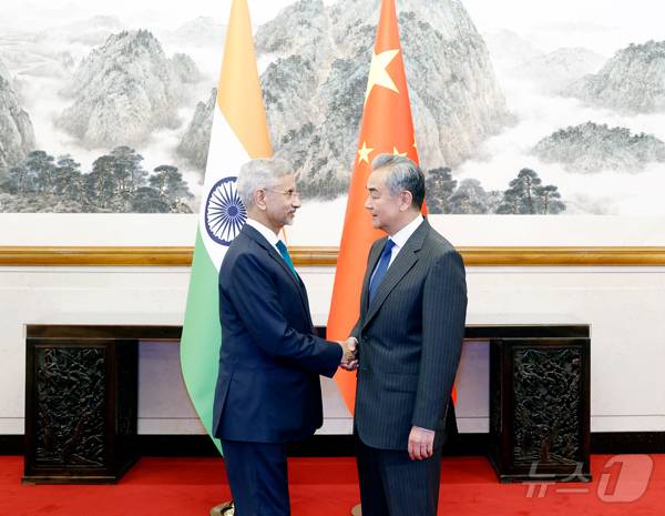 왕이 중국 외교부장은 14일 중국 베이징에서 수브라마냠 자이산카르 인도 외교장관과 회담했다. (사진출처=중국 외교부 홈페이지) ⓒ News1 정은지 특파원