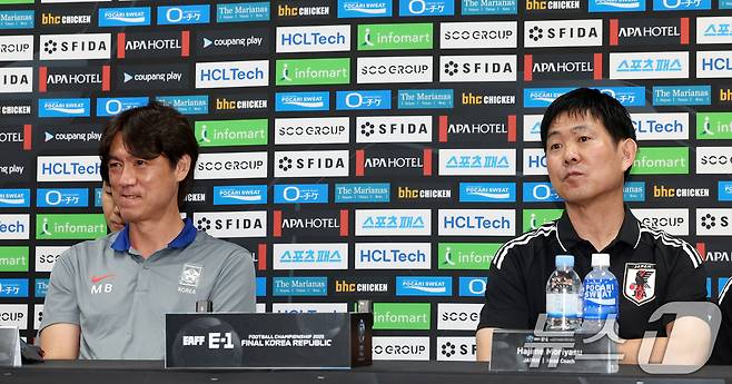 대한민국 홍명보 감독(왼쪽)과 일본 모리야스 하지메 감독 모두 로테이션을 가동하며 맞대결에 집중했다. ⓒ News1 이동해 기자