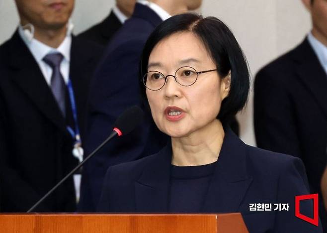 한성숙 중소벤처기업부 장관 후보자가 15일 국회 산업통상자원중소벤처기업위원회 전체회의에서 열린 인사청문회에서 모두발언을 하고 있다. 김현민 기자