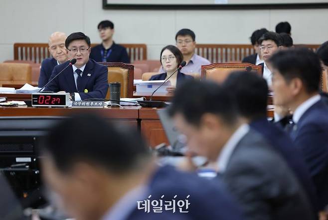 김성환 환경부 장관 후보자가 15일 서울 여의도 국회 환경노동위원회에서 열린 인사청문회에서 발언하고 있다. ⓒ뉴시스