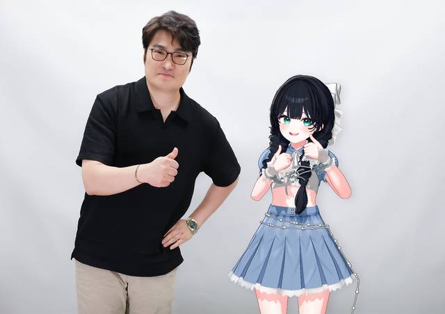 스트리밍 플랫폼 SOOP을 무대로 이름처럼 맑고 경쾌한 분위기로 소통, 노래, 게임 실력을 보여주고 있는 종합형 버튜버 ‘빙밍’(오른쪽)과 광운대 OTT미디어 전공 이희대 교수가 ‘희대의 NOW 구독중’ 인터뷰를 충정로 디지털타임스 사옥의 유튜브 스튜디오에서 진행했다. 버추얼 캐릭터와 실사 인터뷰어가 만들어낸 낯설지만 새로운 이날의 인터뷰 현장이 궁금하다면, ‘희대의 NOW 구독중’ 유튜브 채널을 꼭 클릭해 보시길 추천드린다.  @ 박동욱 기자