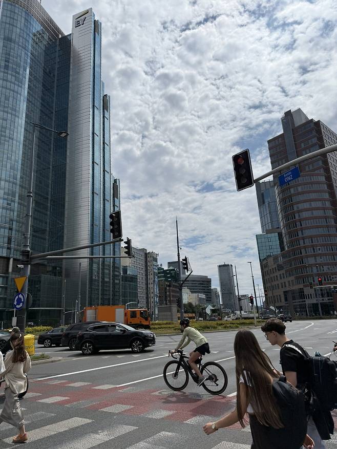 IMG_4175.jpeg 모든 사람들이 바르샤바랑 서울이 똑같다고