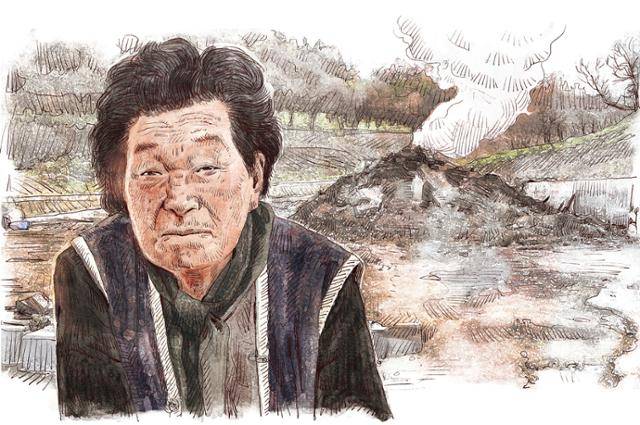 경북 산불로 72년간 살아온 터전이 불타 버린 서복래 할머니가 잿더미가 된 집터 앞에 서 있다. 일러스트=신동준 기자