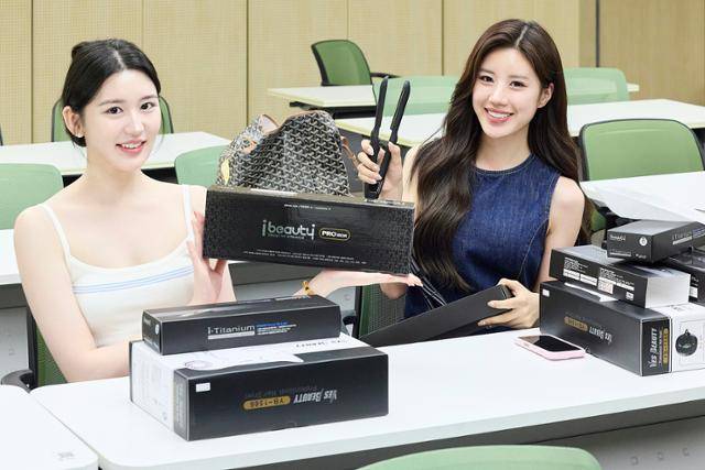 미스코리아 후보자들이 헤어스타일링 교육을 받았다. 글로벌이앤비 제공