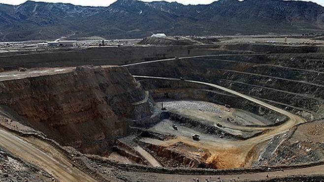 미국 캘리포니아 마운틴패스 MP 머티리얼스의 희토류 광산