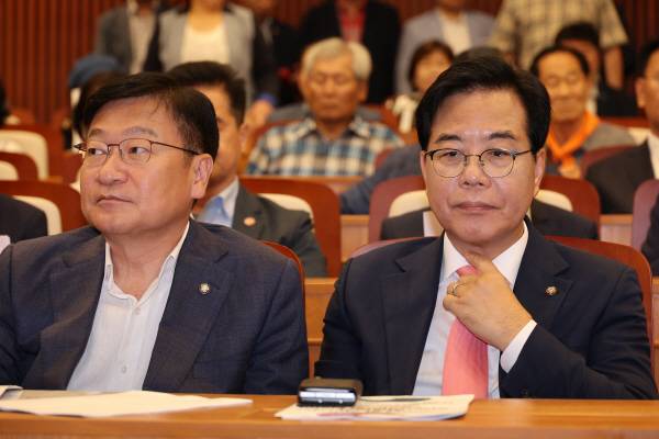 14일 서울 여의도 국회박물관에서 열린 긴급토론회 ‘무엇을 할 것인가?, 자유공화 리셋코리아를 위하여’에 국민의힘 송언석 비상대책위원장 겸 원내대표가 참석해 있다. 연합뉴스