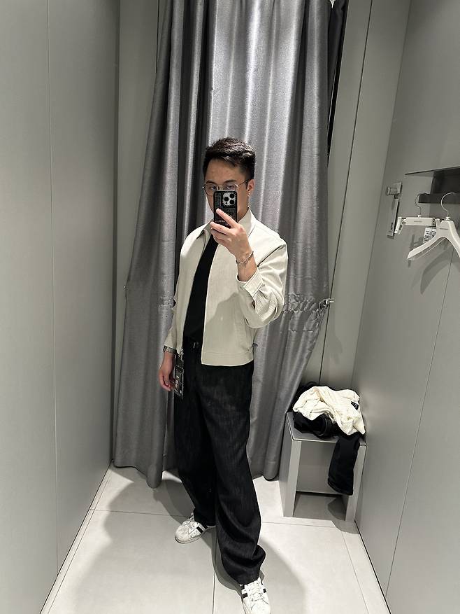 Jeremy Aban tries on an outfit Rams suggested. [JEREMY ABAN]