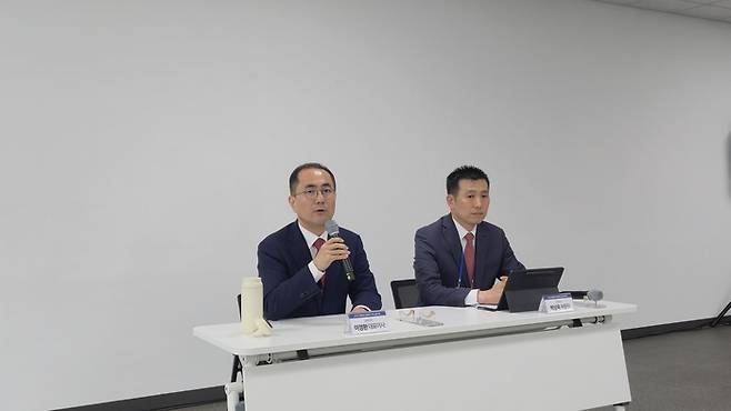 15일 오후 이정환 SK렌터카 대표이사와 박상욱 경영지원부문장이 기자 간담회를 하고 있다 [천안 한창호 기자]