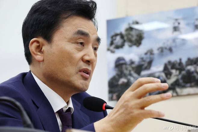 안규백 국방부 장관 후보가 15일 오전 서울 여의도 국회 국방위원회 전체회의장에서 열린 인사청문회에 출석해 의원 질의에 답하고 있다. / 사진=뉴스1