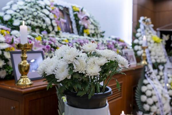 부친상을 당한 한 직장인이 예상치 못한 상사의 반응에 퇴사를 결심했다고 털어놨다. 사진은 기사의 이해를 돕기 위한 자료 사진. /사진=클립아트코리아