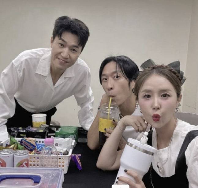 그룹 코요태 신지가 문원과의 결혼 관련 이슈에 칼 같이 선을 그었다. /사진=코요태 신지 인스타그램