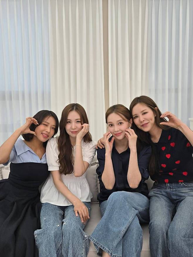 유빈, 간미연, 아유미, 채리나 /사진=유빈 소셜미디어