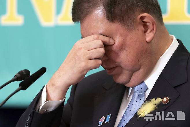 [도쿄=AP/뉴시스]일본 참의원(상원) 선거를 코앞에 다가온 가운데 여당의 과반 의석 유지가 "어려운 정세가 됐다"고 15일 아사히신문이 분석했다. 사진은 일본 집권 자민당 총재인 이시바 시게루 일본 총리가 지난 2일 일본기자클럽이 주최한 당수 토론회에 참석한 모습. 2025.07.15.