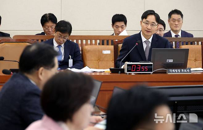 [서울=뉴시스] 조성봉 기자 = 임광현 국세청장 후보자가 15일 서울 여의도 국회 기획재정위원회에서 열린 인사청문회에서 의원의 질의에 답변하고 있다. 2025.07.15. suncho21@newsis.com