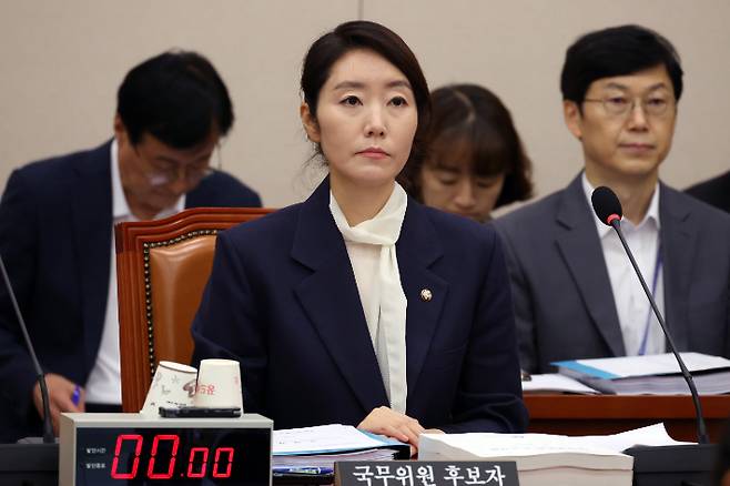 강선우 여성가족부 장관 후보자가 14일 서울 여의도 국회 여성가족위원회에서 열린 인사청문회에 출석하고 있다. 윤창원 기자