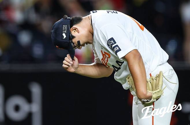 한화 김서현은 전반기 22세이브를 기록하며 팀의 전반기 1위 수성을 이끌었다. 그는 전반기 막판 겪은 기복을 자양분 삼아 후반기 도약을 예고했다. 사진제공｜한화 이글스