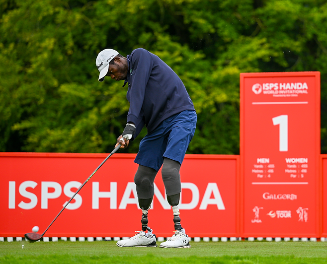 이사 은라렙이 드라이버 샷을 치고 있다. 게티이미지