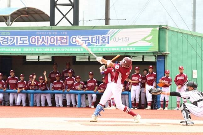 경기 매향중-서울 자양중의 결승전 모습.  /사진=경기도야구소프트볼협회 제공