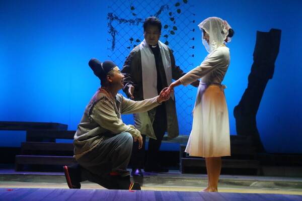 밀양공연예술축제 개막작 '노민호와 주리애' 공연 장면 /밀양시