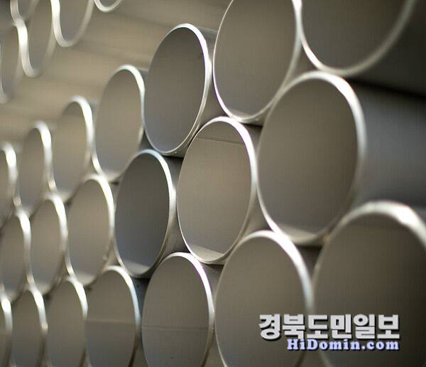 미국의 고관세 압박에도 불구하고 세아제강, 넥스틸 등 국내 유정용 강관의 미국 수출은 오히려 늘어난 것으로 나타났다. 사진은 세아제강에서 생산한 유정용 강관. 사진=세아제강 제공
