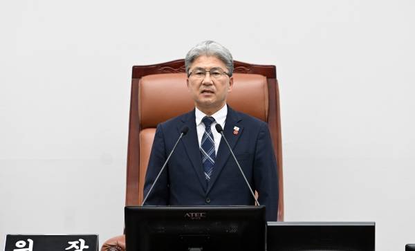 이상봉 제주도의회 의장은 16일 440회 임시회에서 개회사를 했다.