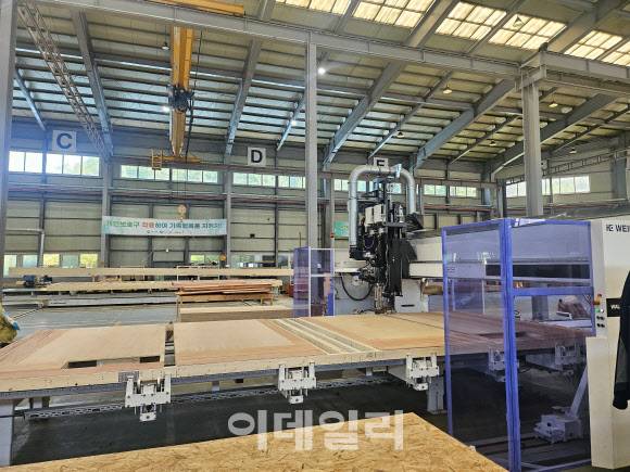 충남 당진 자이가이스트 공장에서 자동화 기계가 작업을 이어가고 있다. (사진=김형환 기자)