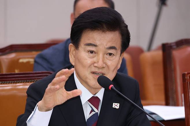 정동영 통일부 장관 후보자가 14일 오전 서울 여의도 국회 외교통일위원회 전체회의장에서 열린 인사청문회에서 의원 질의에 답하고 있다. 2025.7.14/뉴스1