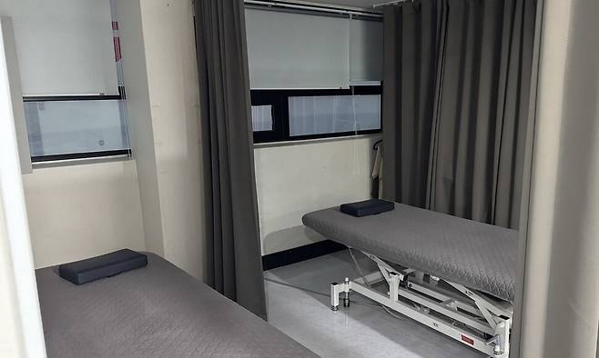 중증시각장애인 ㄱ(64)씨가 운영하는 서울 도봉구에 위치한 안마원. 정봉비 기자